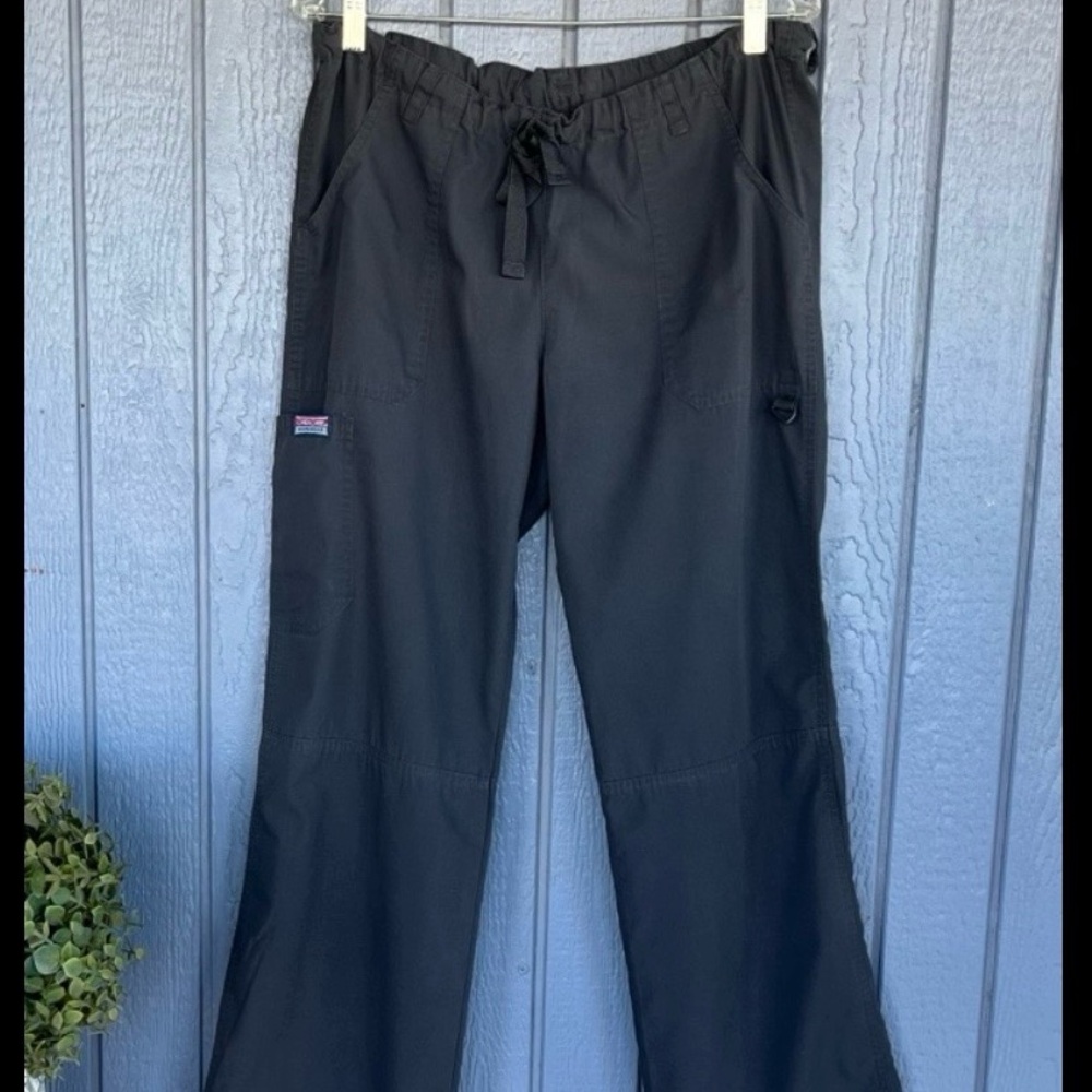 Cherokee WorkWear
Women's Flare Leg
Drawstring Scrub Pants (3) Medium - Picture 2 of 7